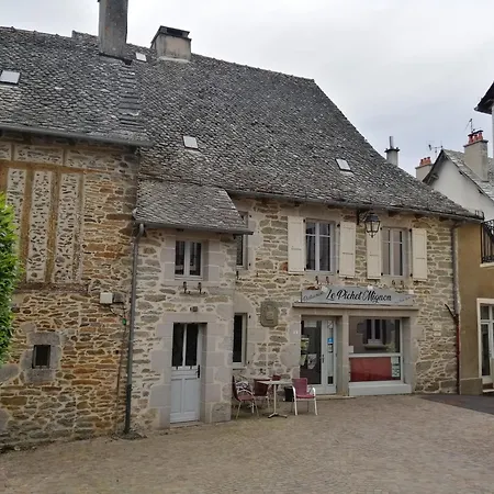 Appartement Classe 2 Etoiles Dans Le Centre Historique - Montsalvy Appartement *