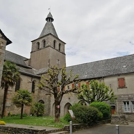 Dans Le Centre Historique - * Montsalvy
