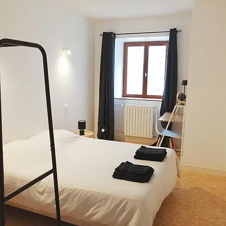 Dans Le Centre Historique - * Montsalvy