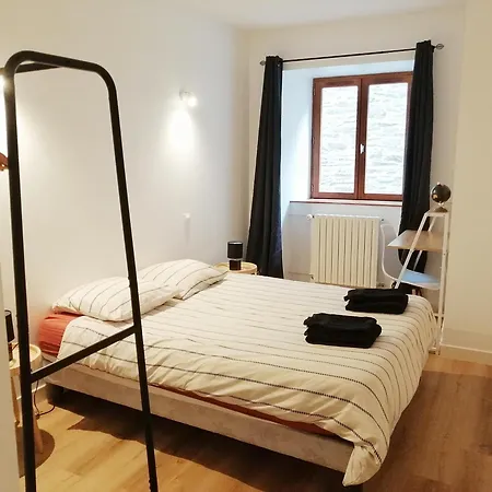 Dans Le Centre Historique - Appartement Montsalvy